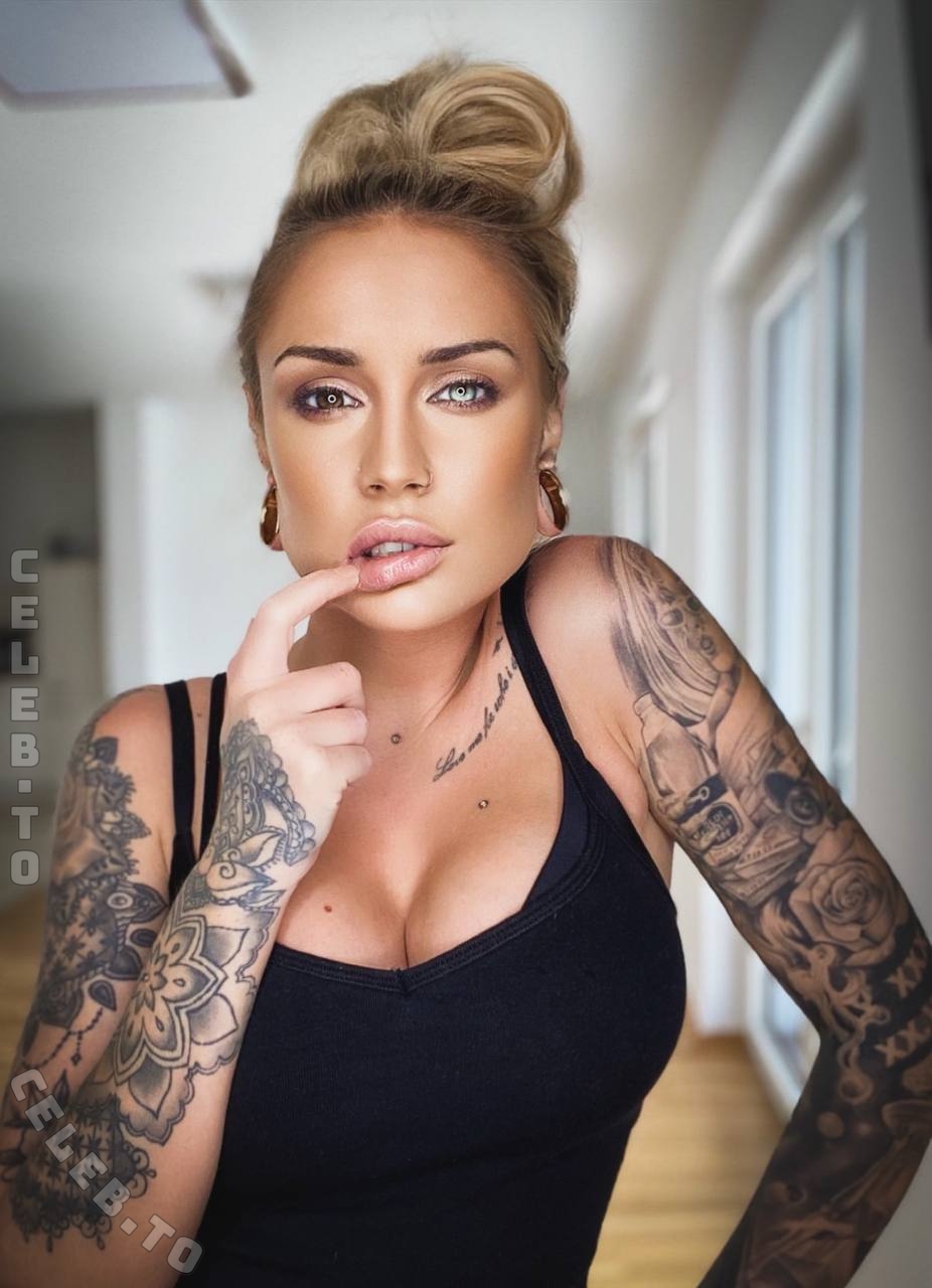 zchrxda nude photo 2
