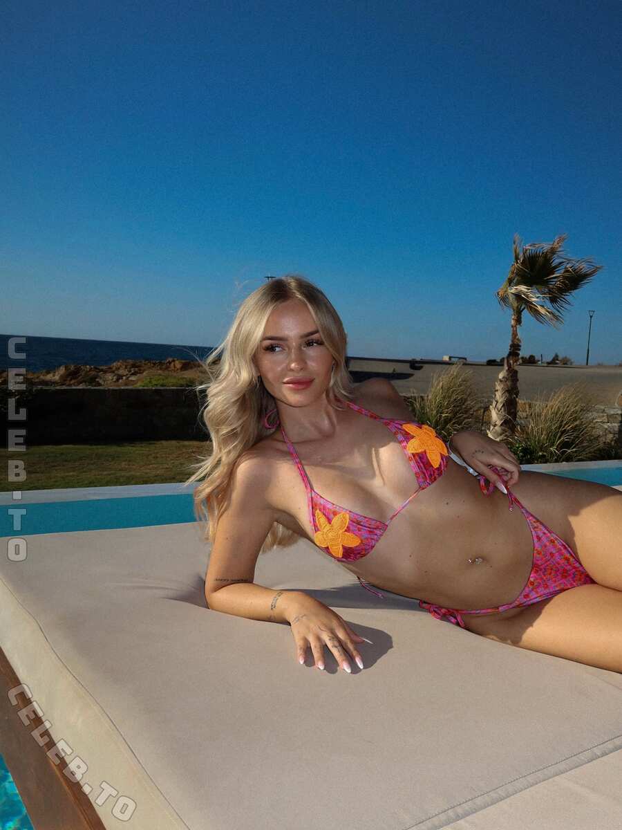 Zclina nude photo 3