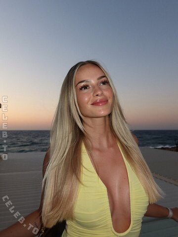 Zclina nude photo 2