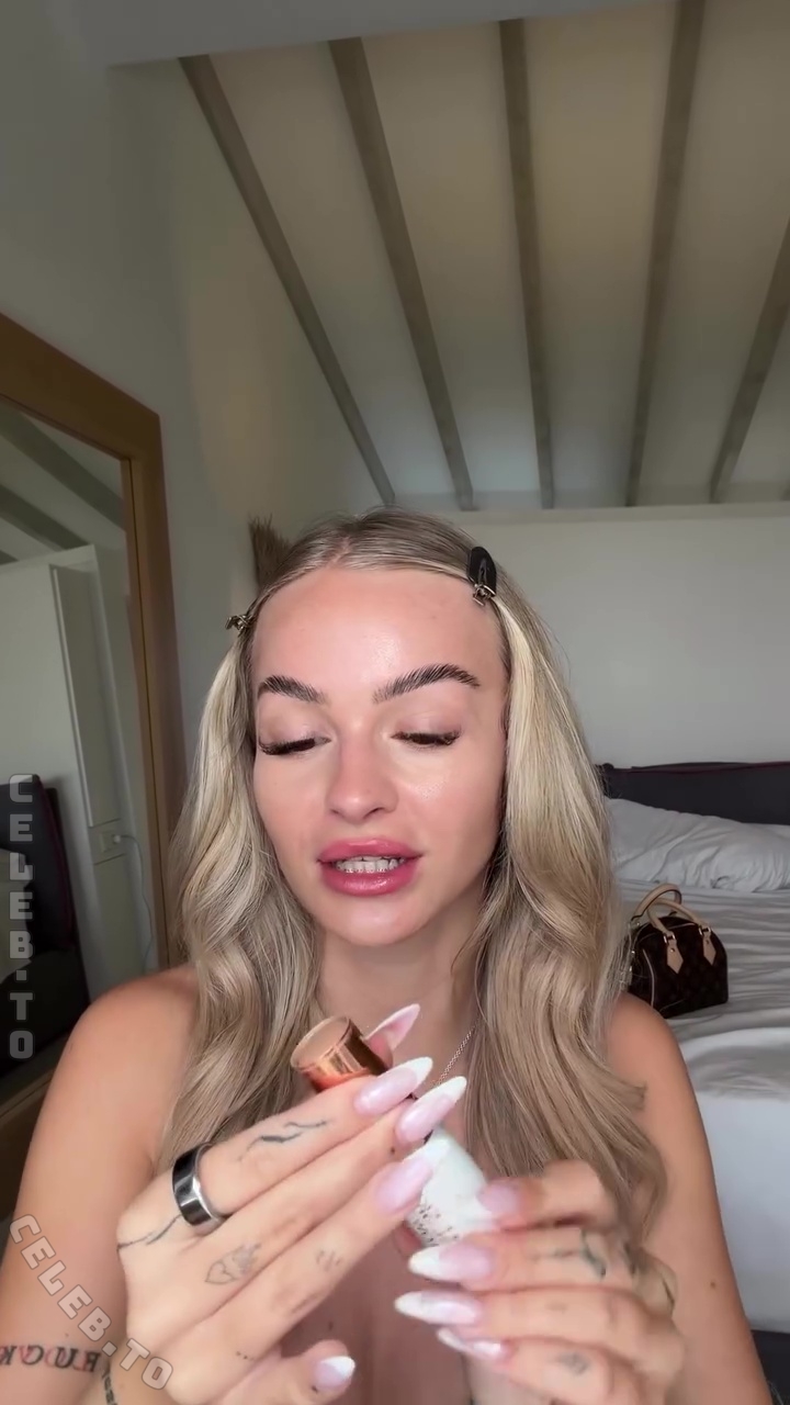 Zclina nude photo 3