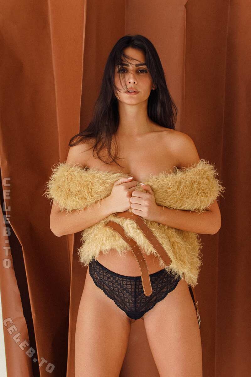 Zeina nude photo 8