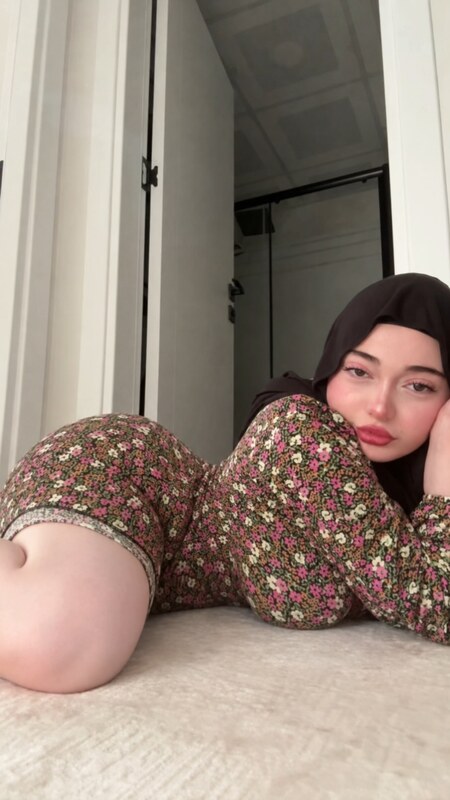 Zelal nude photo 4