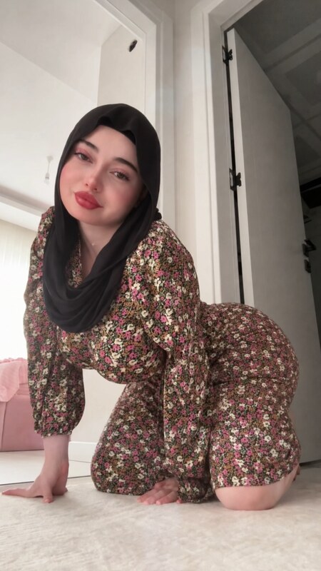 Zelal nude photo 5