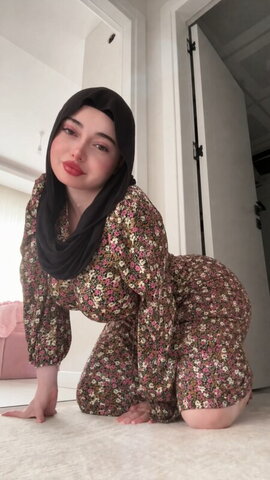 Zelal nude photo 6