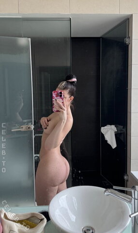 Zelina nude photo 4