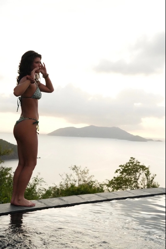 Zendaya lookalike nude photo 11