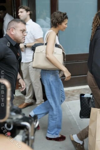 Zendaya nude photo 59