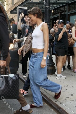 Zendaya nude photo 57