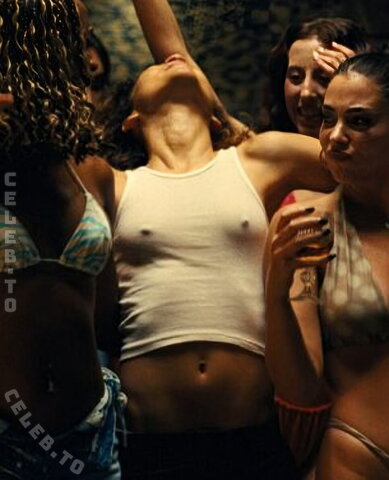 Zendaya nude photo 11