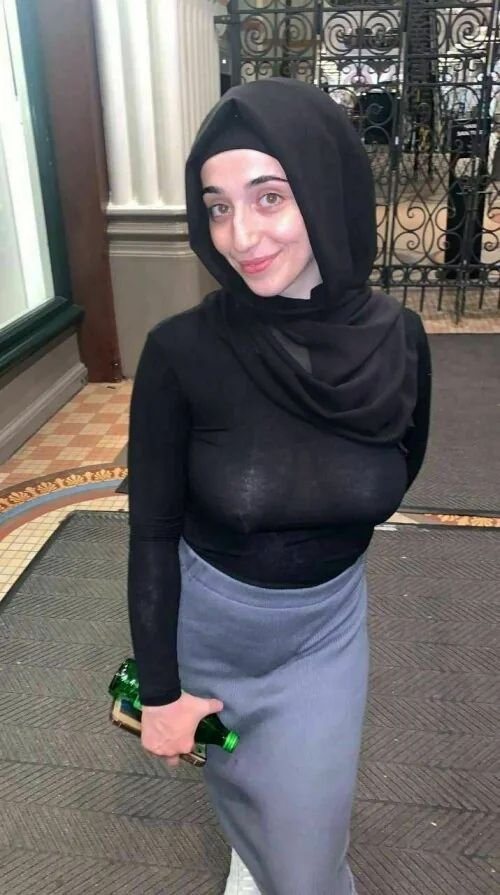 Zeynepauss77 nude photo 4