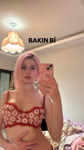 Zeynepiksy nude photo 1