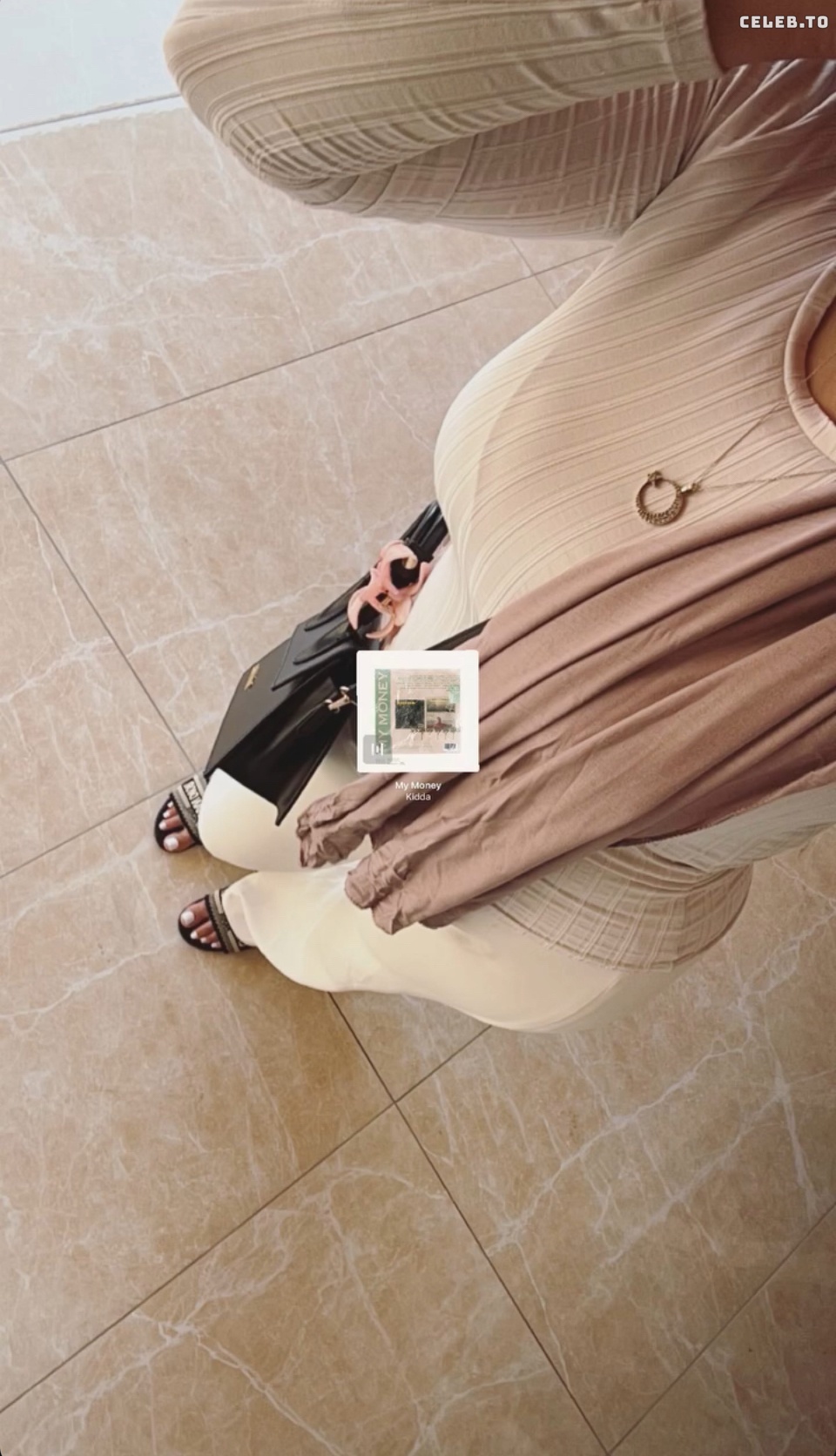 Zeynohijab nude photo 4