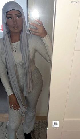 Zeynohijab nude photo 2