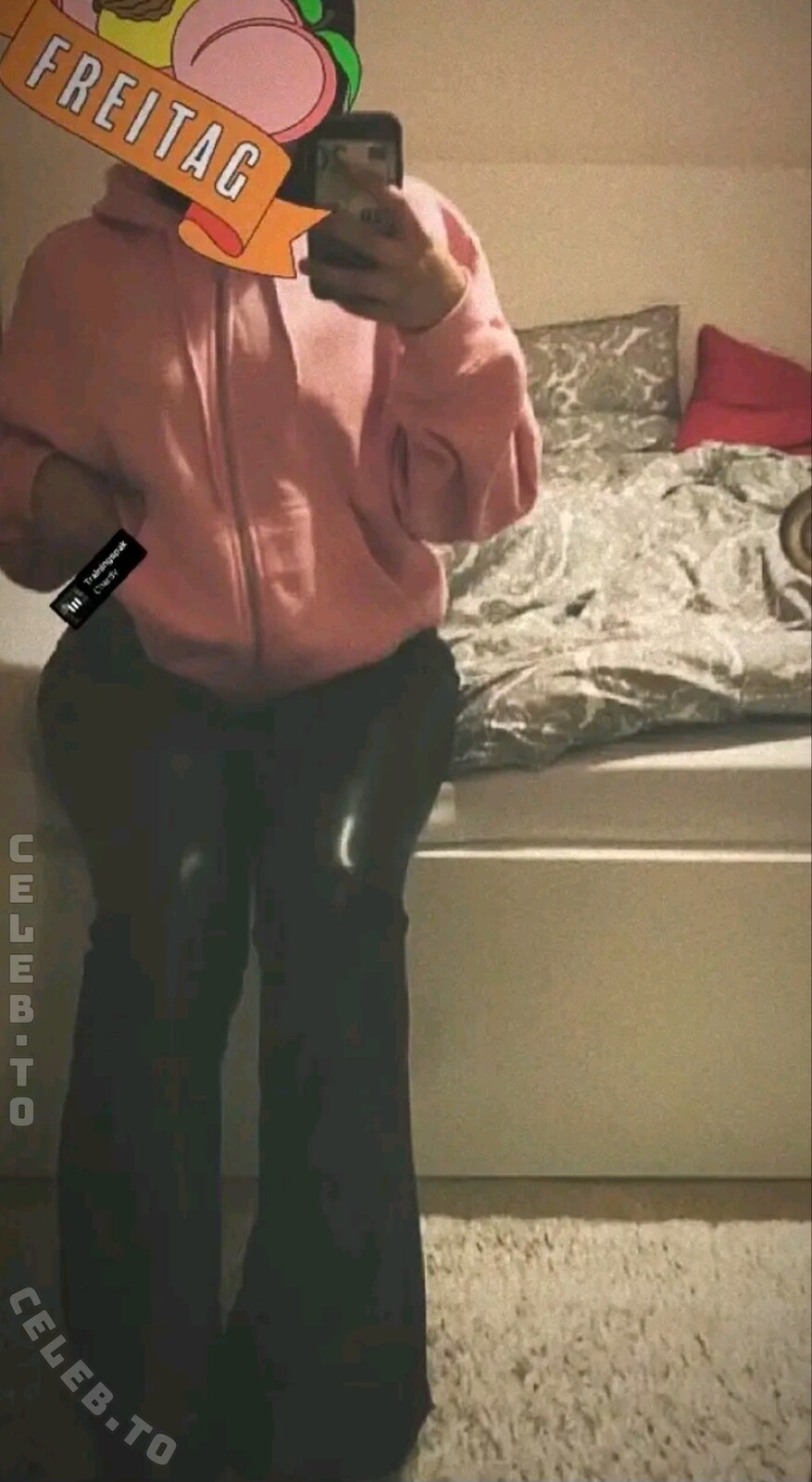 Zeynohijabi nude photo 3