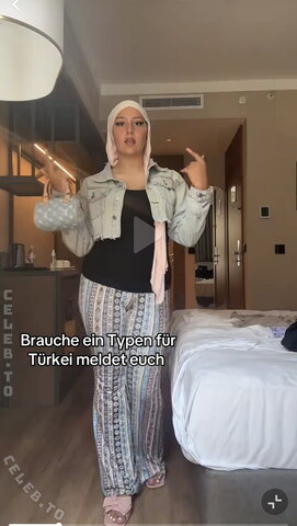 Zeynohijabi nude photo 18
