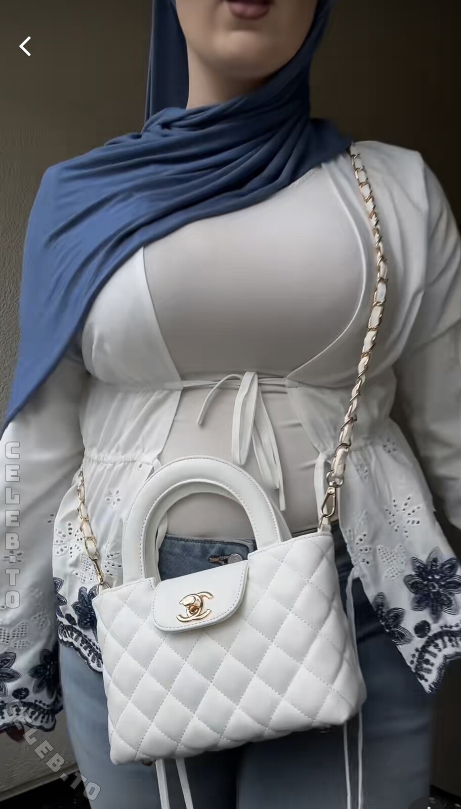 Zeynohijabi nude photo 3