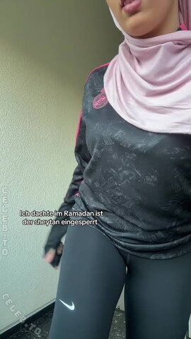 Zeynohijabi nude photo 11