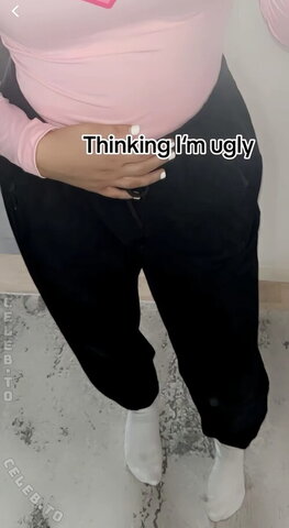 Zeynohijabi nude photo 6