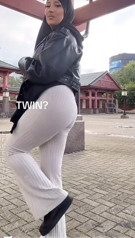 Zeynohijabi nude photo 1