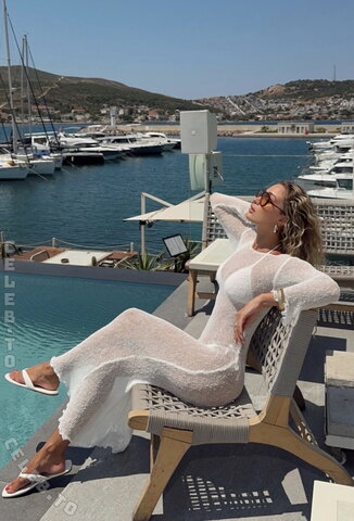Özge Beyköylü photo 1