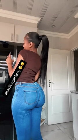 🇿🇦 Zinhle Hope Mazibuko Sexy (4 photos)