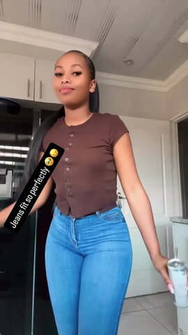 🇿🇦 Zinhle Hope Mazibuko nude photo 3