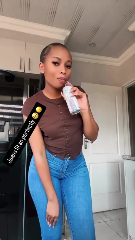 🇿🇦 Zinhle Hope Mazibuko nude photo 4