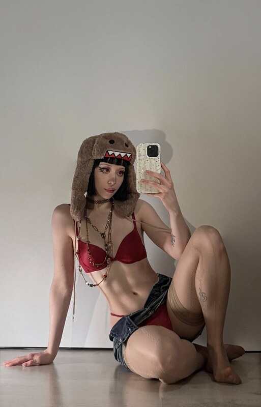 Zira_merz nude photo 2