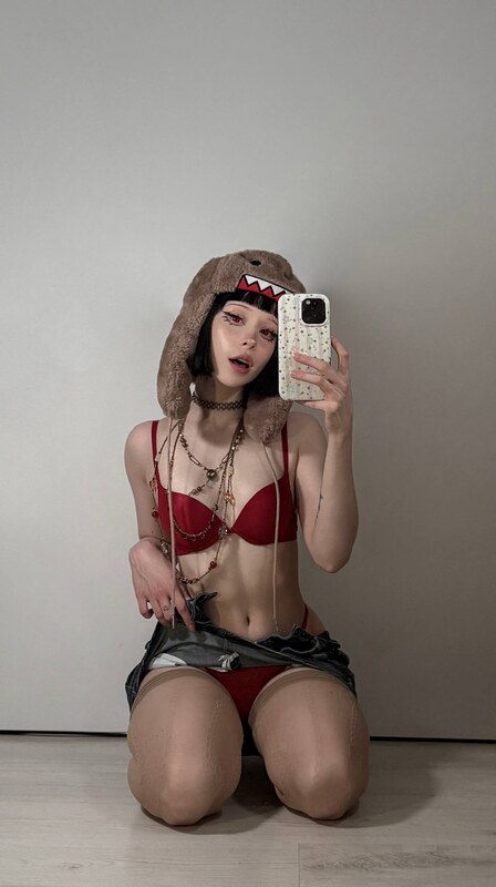 Zira_merz nude photo 3