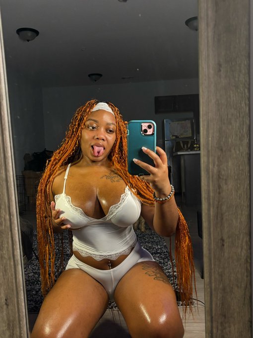 Zirocxo nude photo 6