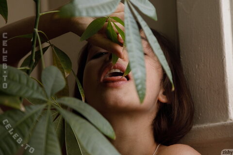 Zishy nude photo 224