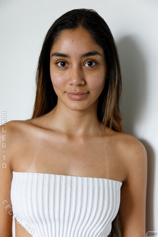 Zishy nude photo 60