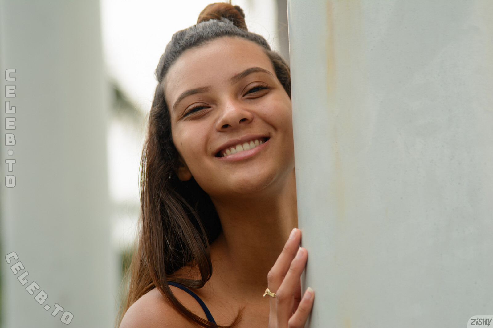 Zishy nude photo 12