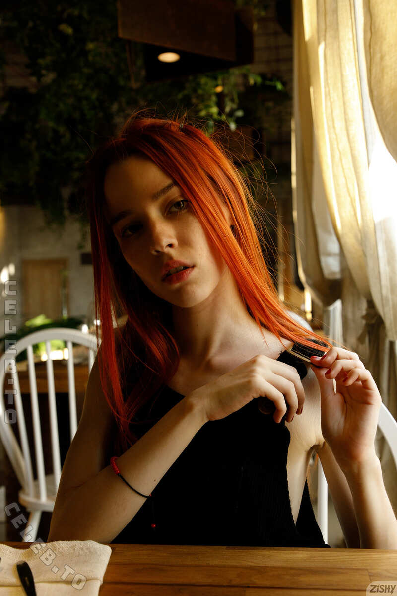 Zishy nude photo 5