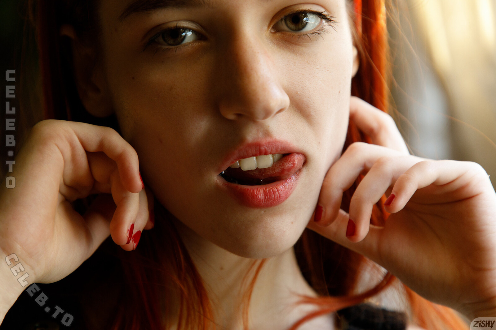 Zishy nude photo 9