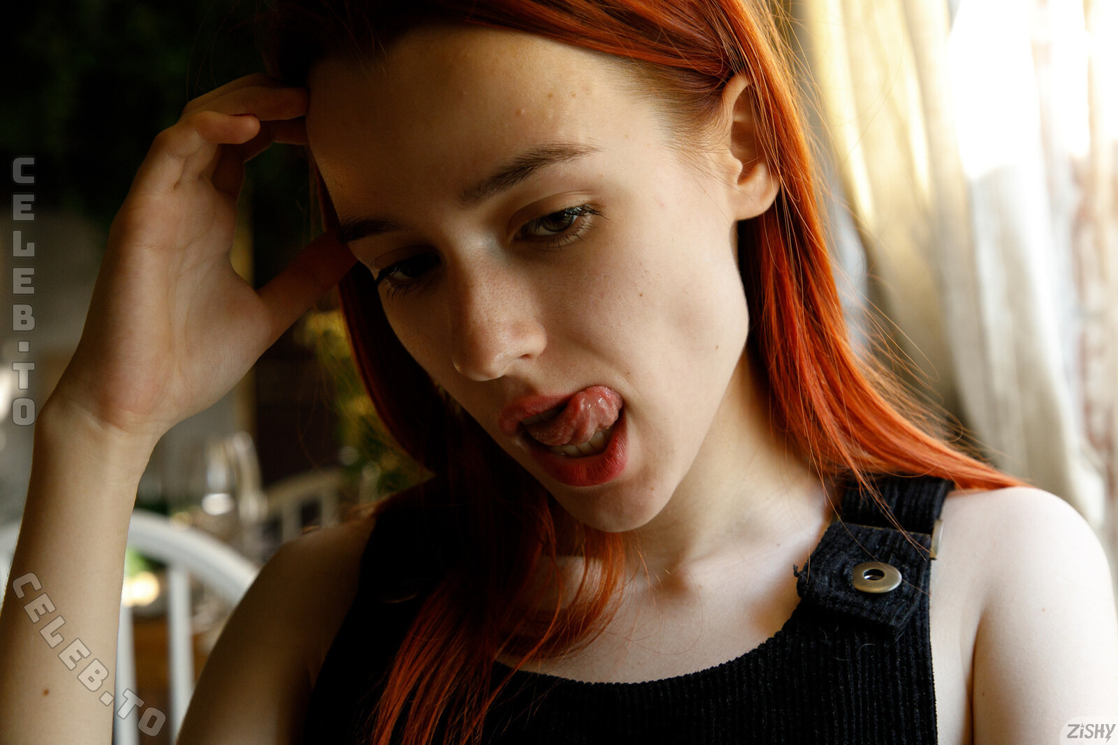 Zishy nude photo 12