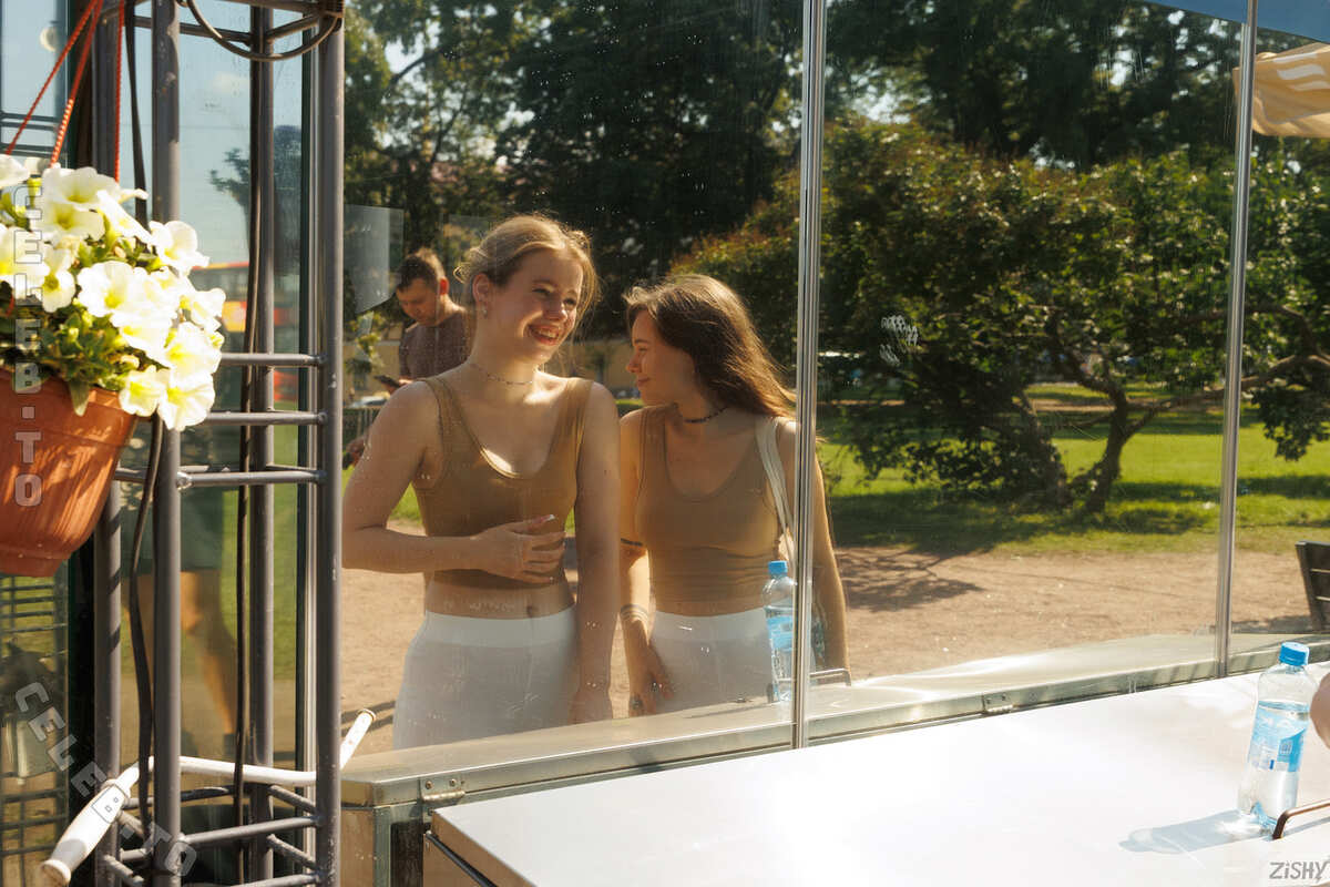 Zishy nude photo 15