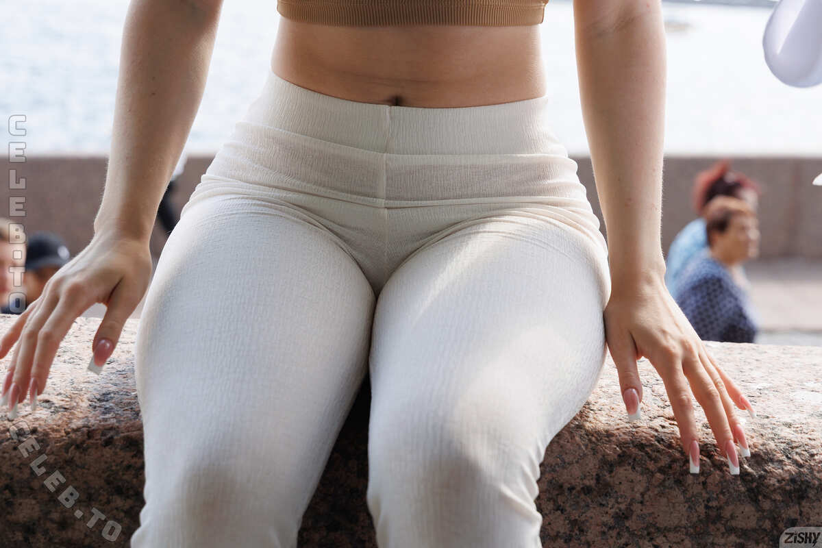 Zishy nude photo 13