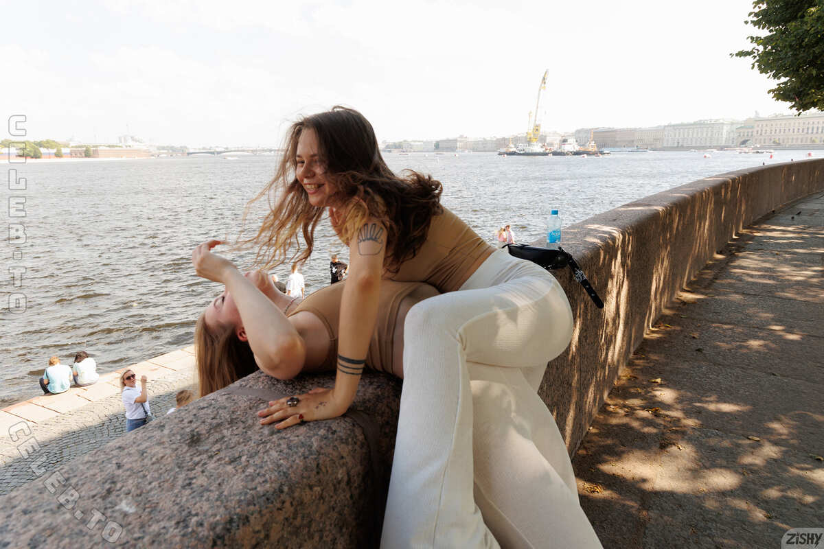 Zishy nude photo 15