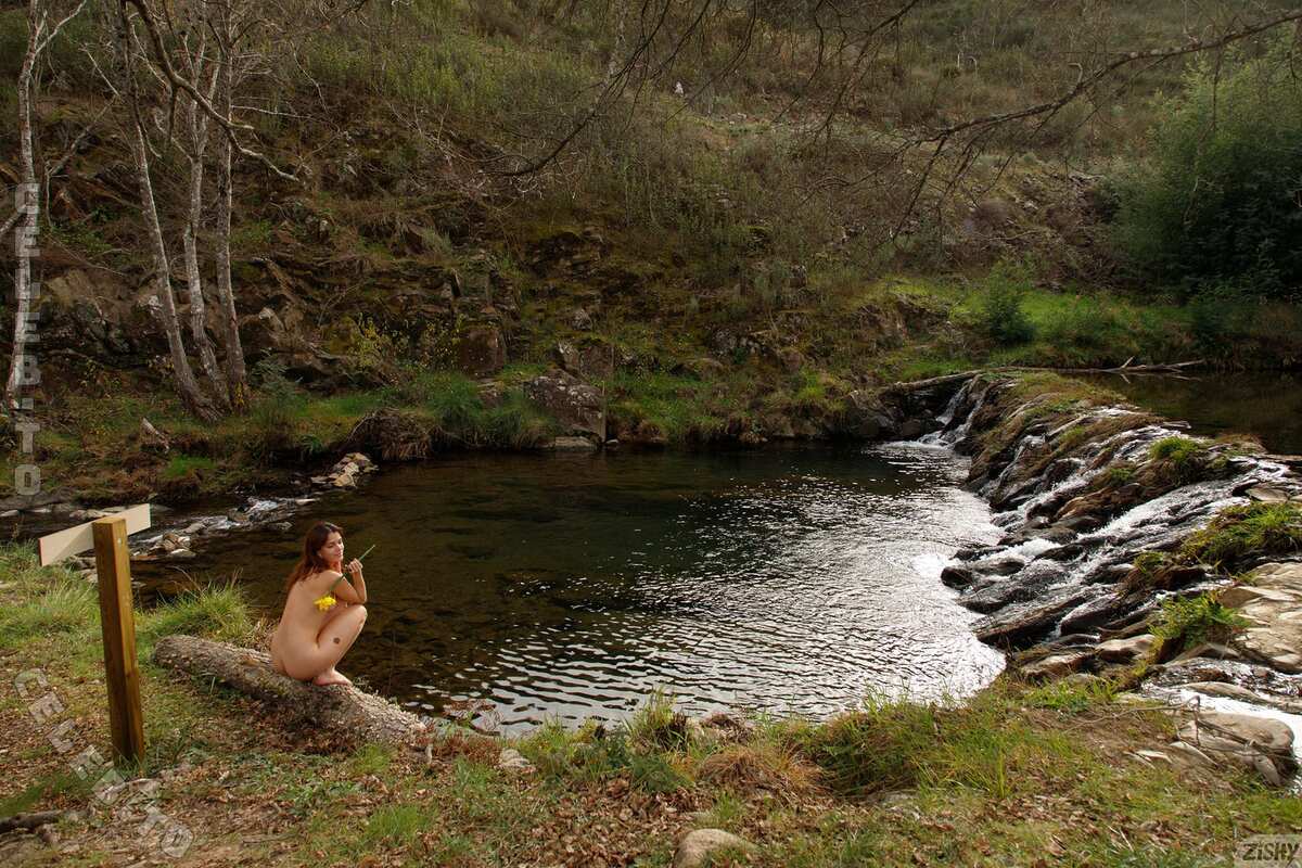Zishy nude photo 12