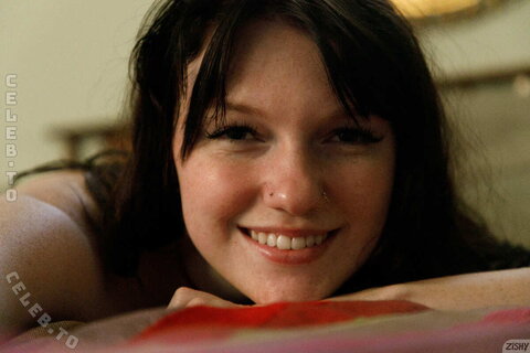 Zishy Hot (15 photos)