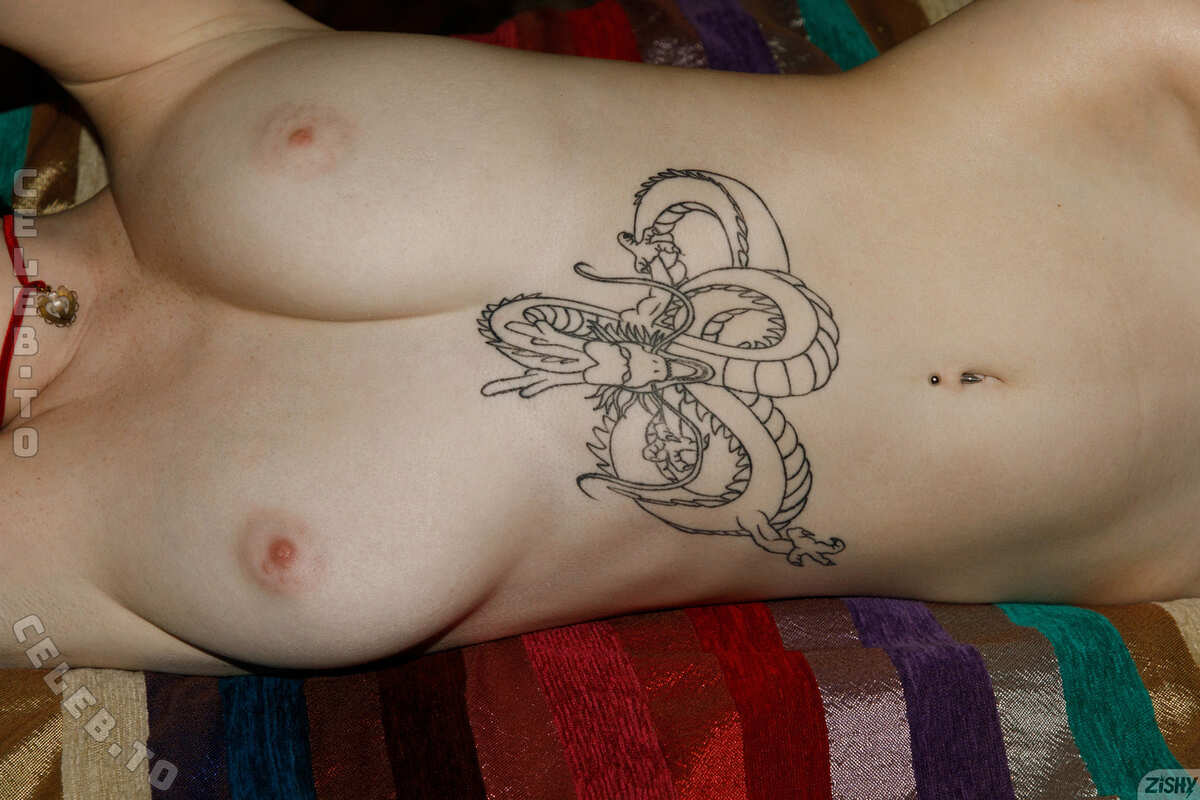 Zishy nude photo 6