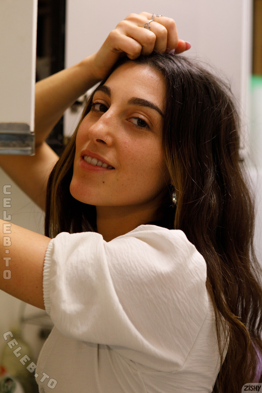 Zishy nude photo 10