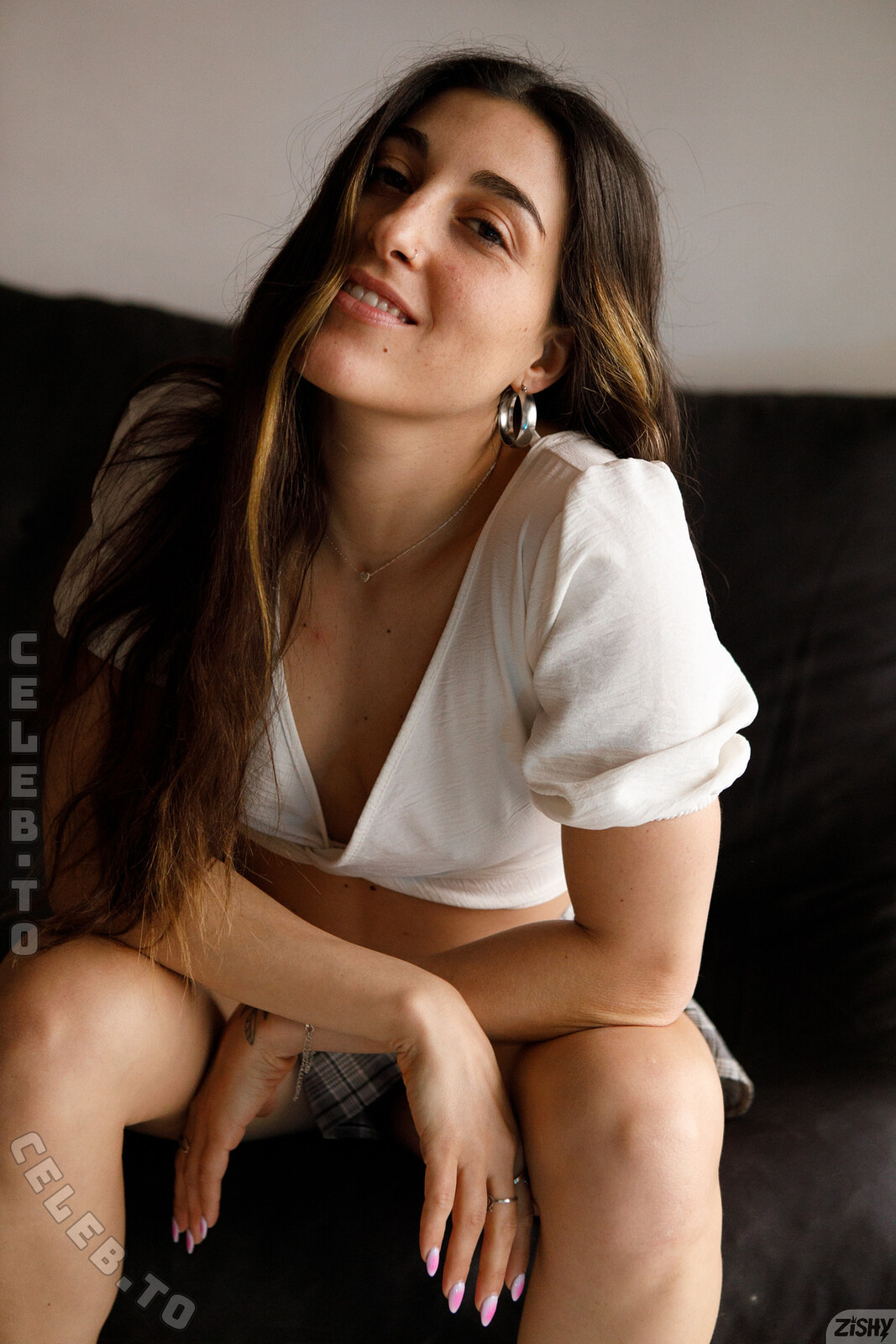 Zishy nude photo 16