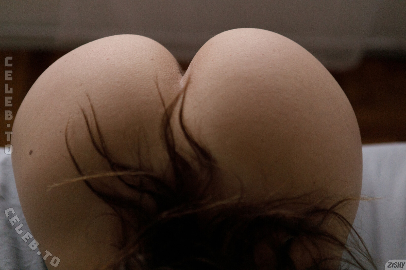 Zishy nude photo 10