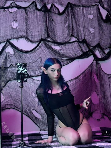 zizibunnii nude photo 9
