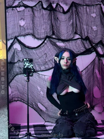 zizibunnii nude photo 7