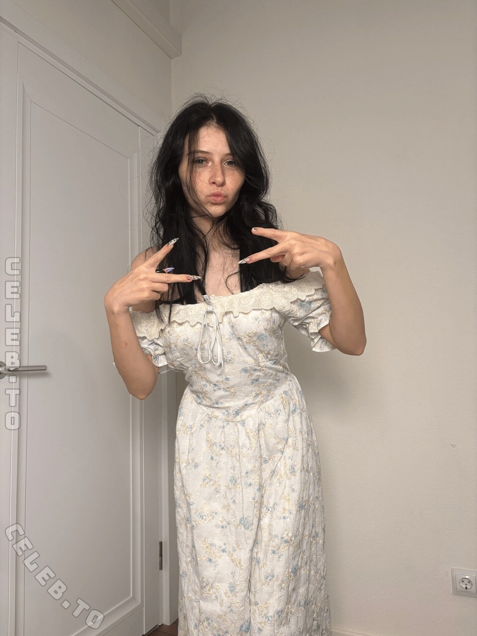 Zlata nude photo 5