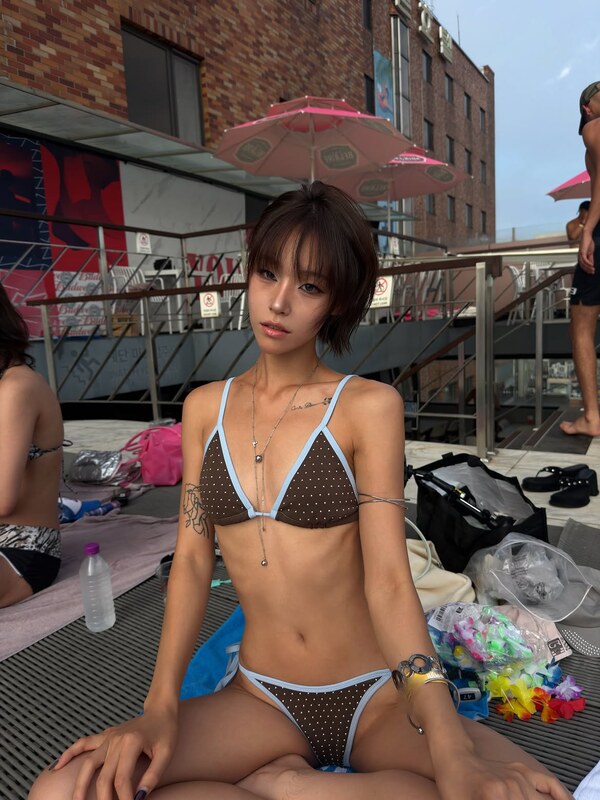 Z___meme nude photo 4
