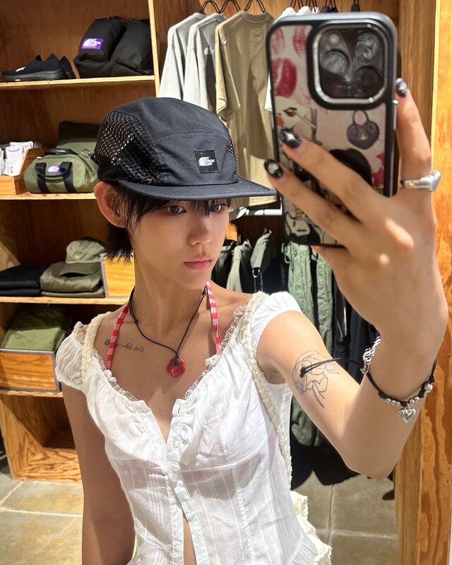 Z___meme nude photo 14